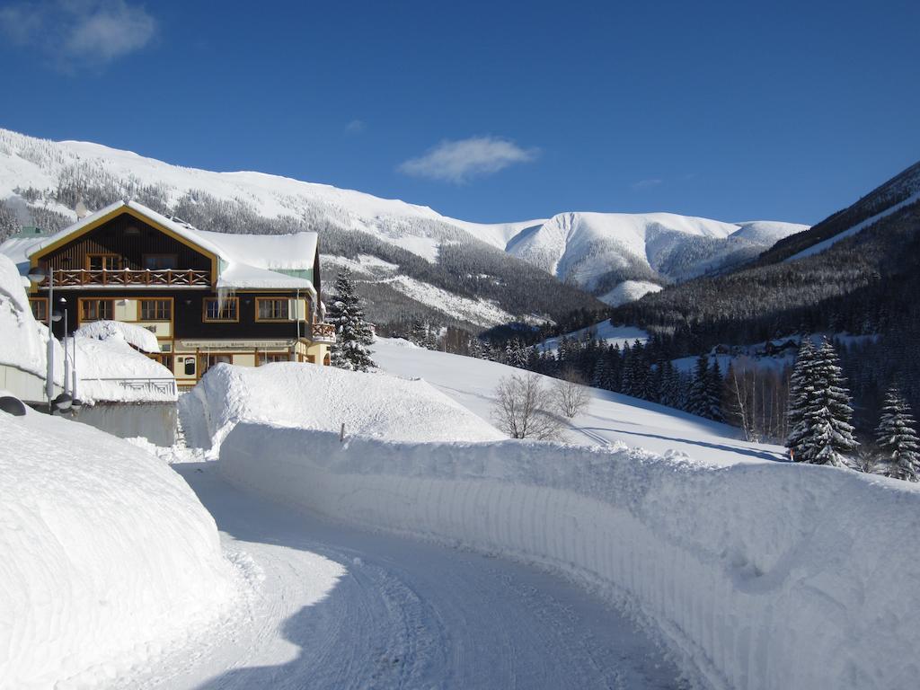 Hotel Zatisi Spindleruv Mlyn Exterior photo